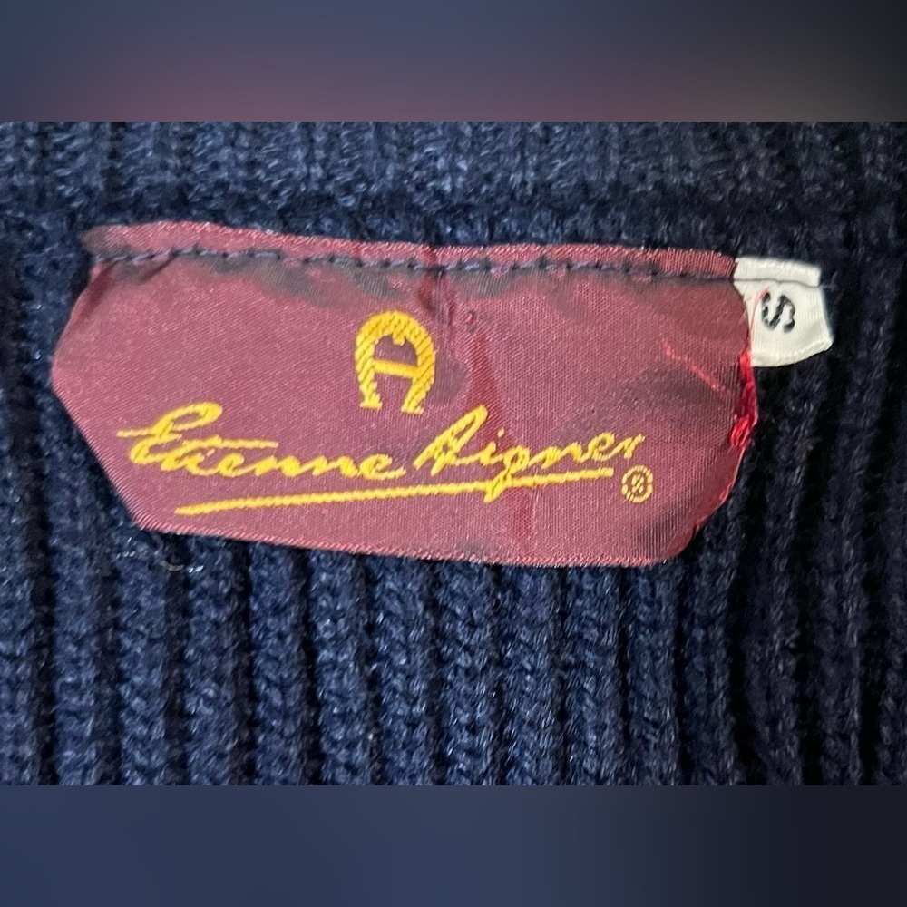 Vintage 70s Etienne Aigner Women's size Small Navy Blue V-Neck Sweater  USA - Picture 4 of 7